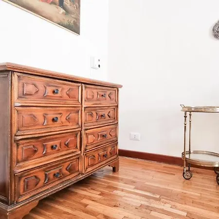 Apartment Joivy Vintage And Gorgeous 2-bed Flat Near Sforzesco Castle *